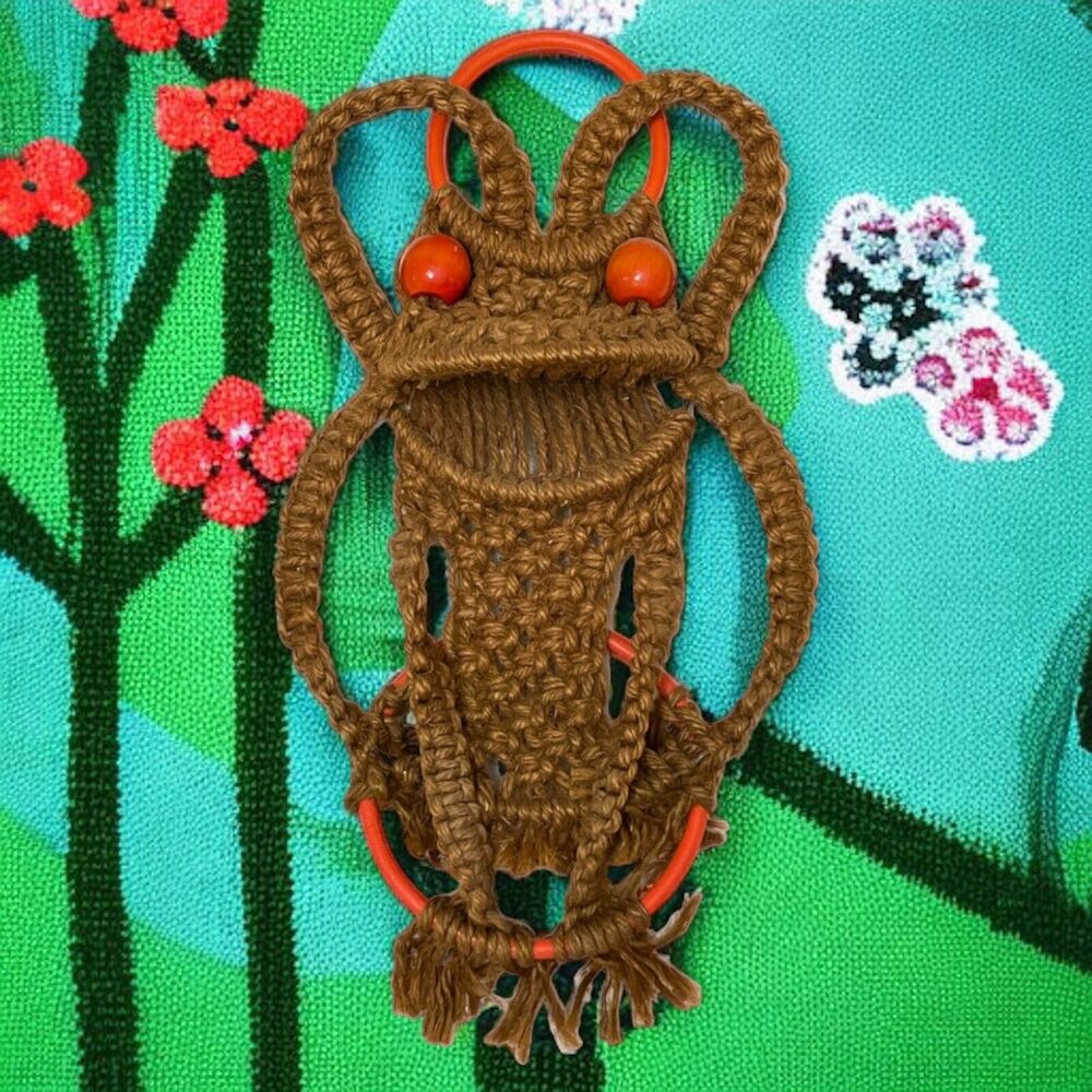 Vintage Frog Brown Macrame Orange Wood Wall Hanging Decor Groovy Towel Ring 22"